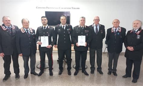 Due carabinieri lasciano il comando della Bassa a Codogno.